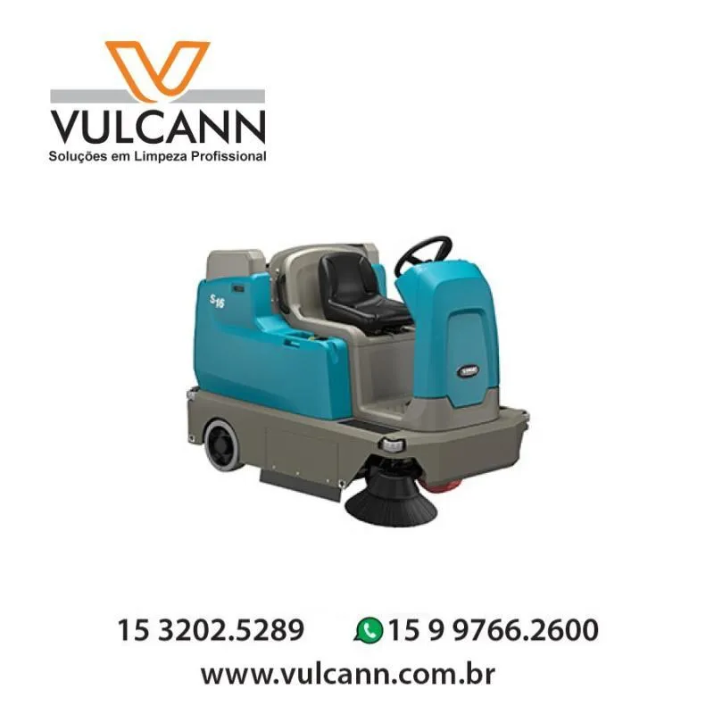 Varredeira industrial com trator